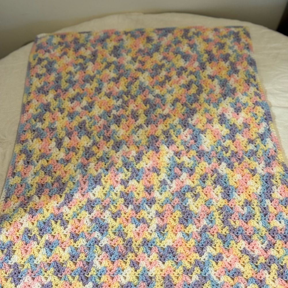 New Crochet‎ Baby Blanket 33.5”x27” crib size